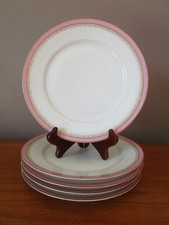 5 Assiettes plates  porcelaine