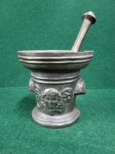 ANCIEN MORTIER AVEC SON PILON EN FONTE APOTHICAIRE N°3