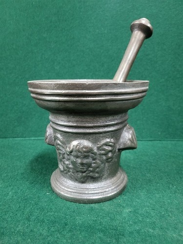 Ancien mortier avec son pilon - ancien,