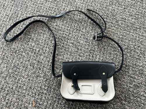 The cambridge satchel company - cambridge,