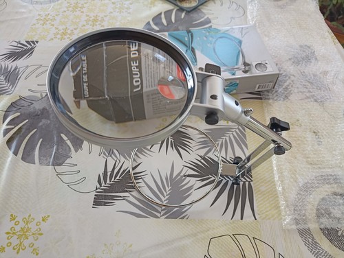 Loupe table neuve - loupe,