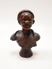 Grand buste femme vietnamienne