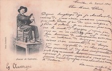 Carte postale ancienne CANTAL pittoresque joueur de cabrette vielle timbrée 1902