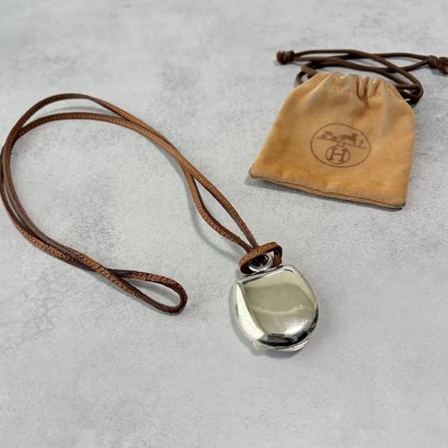 Collier étui pilules - étui, à