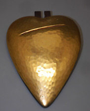 -  COEUR DE MARIE ANCIEN ALU Martelé doré sur PLAQUE BOIS Foncé a accrocher  D