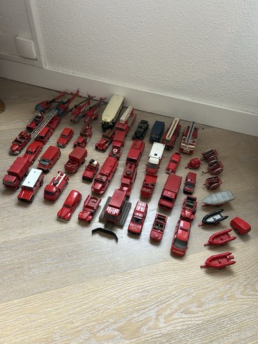 R1772 lot voiture miniature - lot,