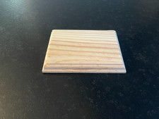 socle en bois brut pour