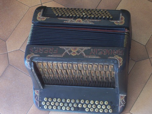 Tres ancien accordéon old - tres, accordéon.