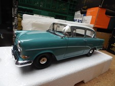 Voiture miniature 1/18
