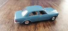 MERCEDES 280 E 1/43 SOLIDO COULEUR PEU FREQUENTE SANS BOÎTE