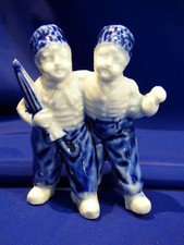 PERSONNAGES ANCIEN EN BISCUIT EMAILLE, NUMEROTE 6139, DELFT NON SIGNE. REF 5167