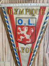 Ancien Fanion Olympique Lyon - France - Environ 17 X 27 Cm