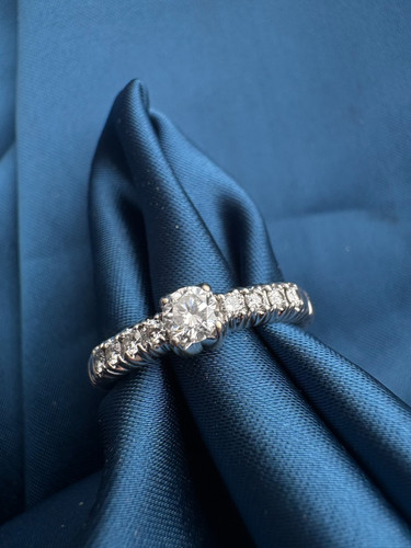 Bague alliance solitaire
