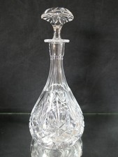 Carafe ancienne en cristal taillé signée