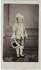 CDV. Enfant. Costume. Cliché Reynouls, Chalet.
