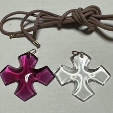 Collier pendentif croix