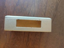 Gâche pour porte à recouvrement bronze