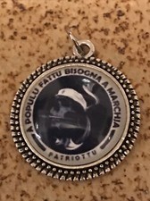 PENDENTIF MÉDAILLON Métal