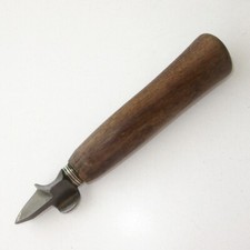 Ancien ouvre boite très costaud - Manche bois