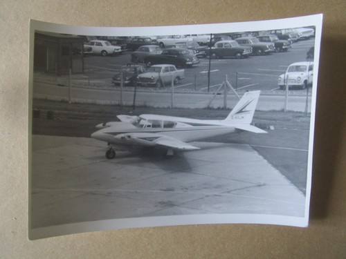 Photo avion piper 30 twin - ,