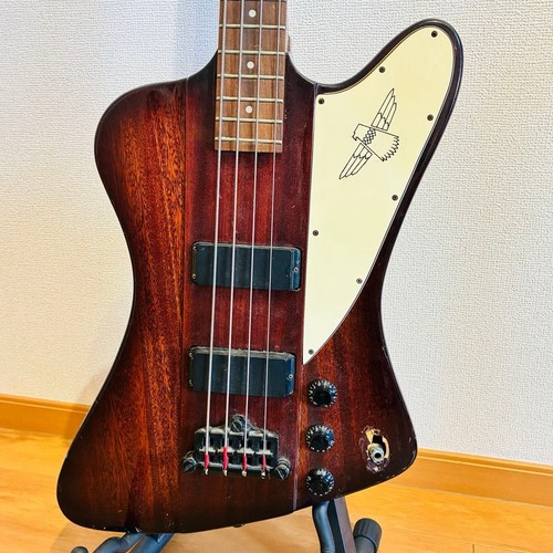 Guitare basse électrique