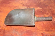 Ancienne pelle de grainetier