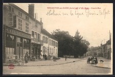 CPA Vendeuvre-sur-Barse /Aube, Grande-Rue avec le Café de Paris et des habitant 