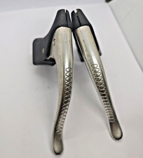 Manettes, Poignées, Leviers