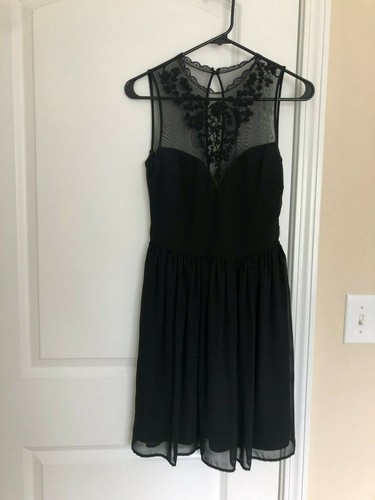 Zara women lacy dress - zara, xs