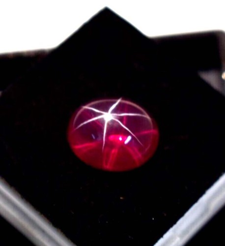 Cabochon ovale rubis rouge