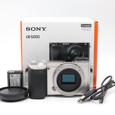 Appareil photo Sony Alpha A6000 ILCE-6000 boîtier argenté anglais OK [presque...
