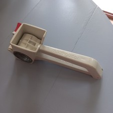 Ancienne Râpe à Fromage