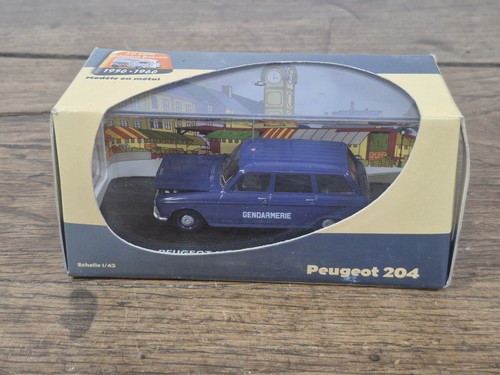 Voiture miniature peugeot 204 - voiture,