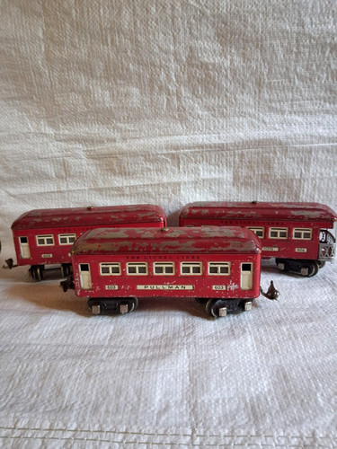 Trois anciennes voitures wagon - trois,