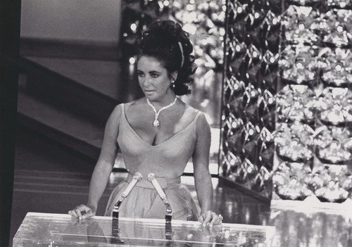 A24 a2447 elizabeth taylor - a2447,