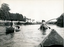 CANOË c. 1950 - Canoë Bois Jeunes Hommes Femmes sur la Marne - NV 4968