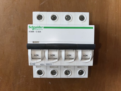 Disjoncteur tetrapolaire 32a - disjoncteur,