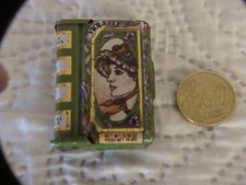 boîte publicitaire ancienne .pastille violette