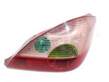 FEU ARRIERE DROIT 93164324