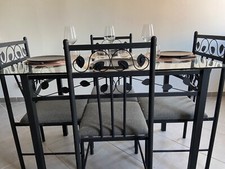 table et chaises salle à