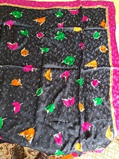 Superbe Carré Soie YSL Yves Saint Laurent