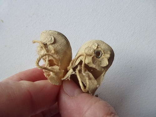 Chaussures anciennes - , et