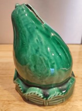 Tirelire à Casser Poire Faïence Céramique numéroté 886 Saint Clément ?