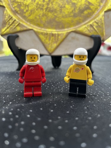 Lego classic space astronaute - space,