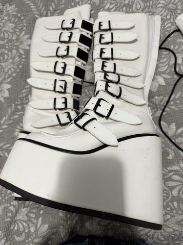 Barely used demonias - used,,