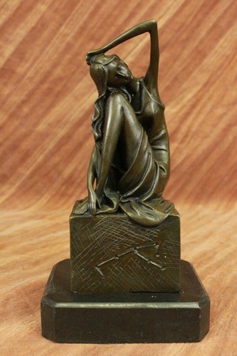 Bronze style art nouveau - style,