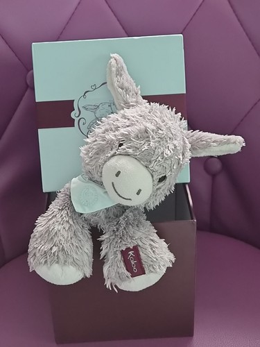 Doudou ane gris blanc foulard