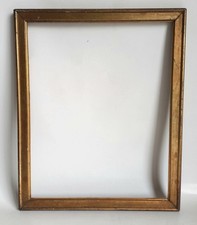 Cadre baguette en bois et stuc doré