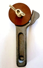 OUTIL ANCIEN D'AFFUTAGE