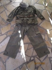 uniforme militaire : veste , pantalon , chapeau de brousse et ceinturon